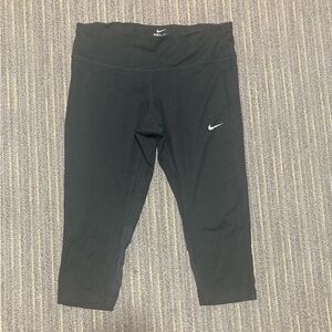 Nike Women's Black Athletic Capris